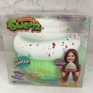 Squeezee Sweetz Green cupcake  Squishy Toy Stress Sensory